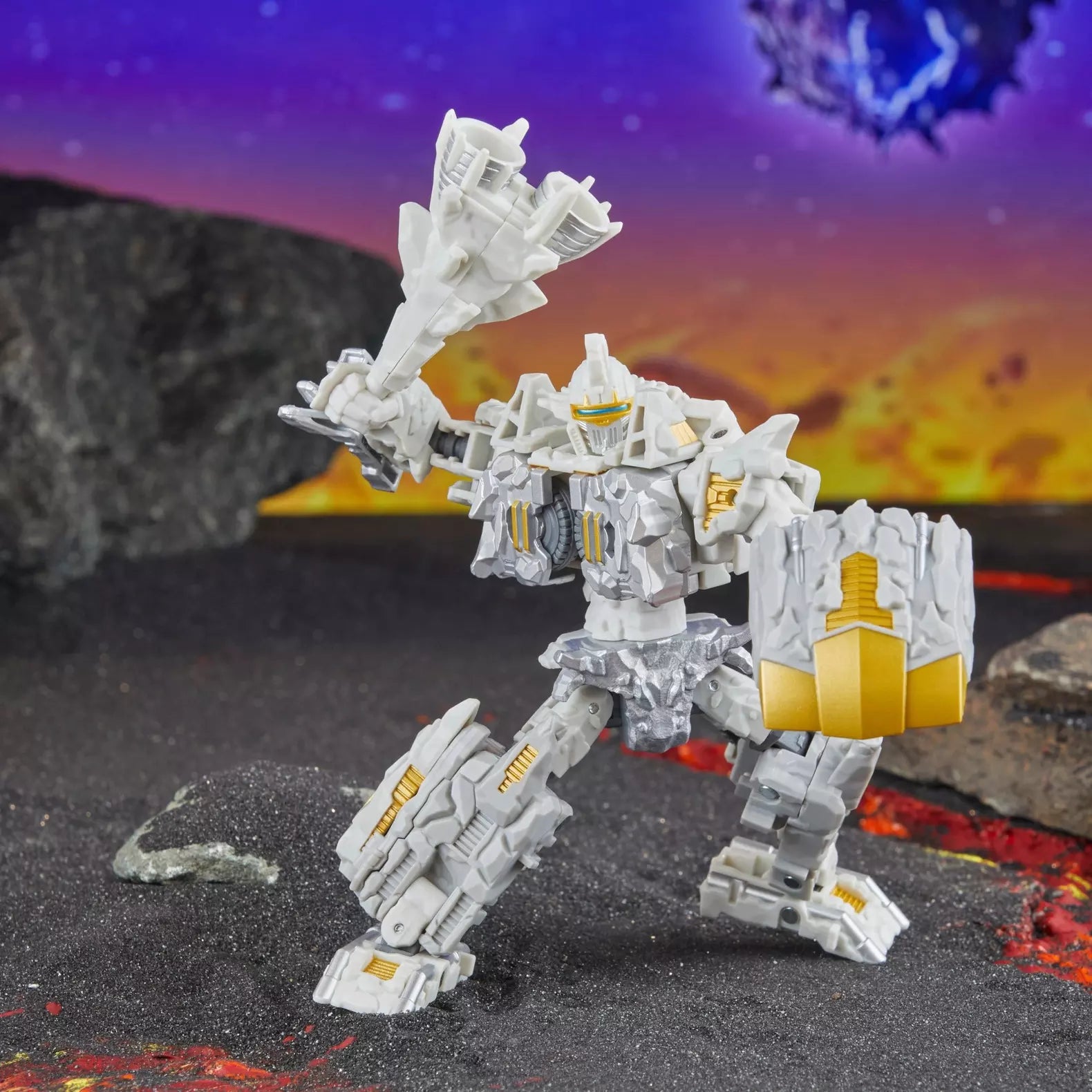 transformers-generations-legacy-united-infernac-universe-nucleous-hasbro