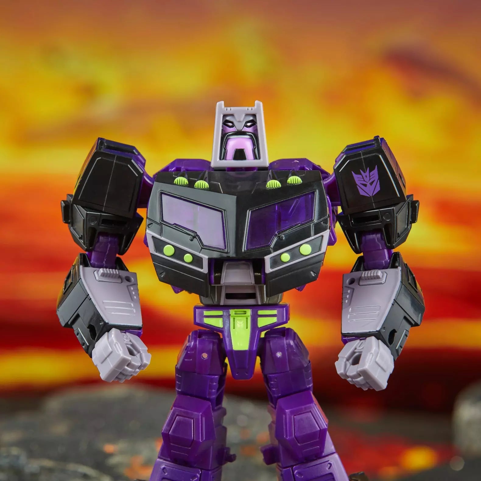 transformers generations legacy united voyageur decepticon motormaster hasbro