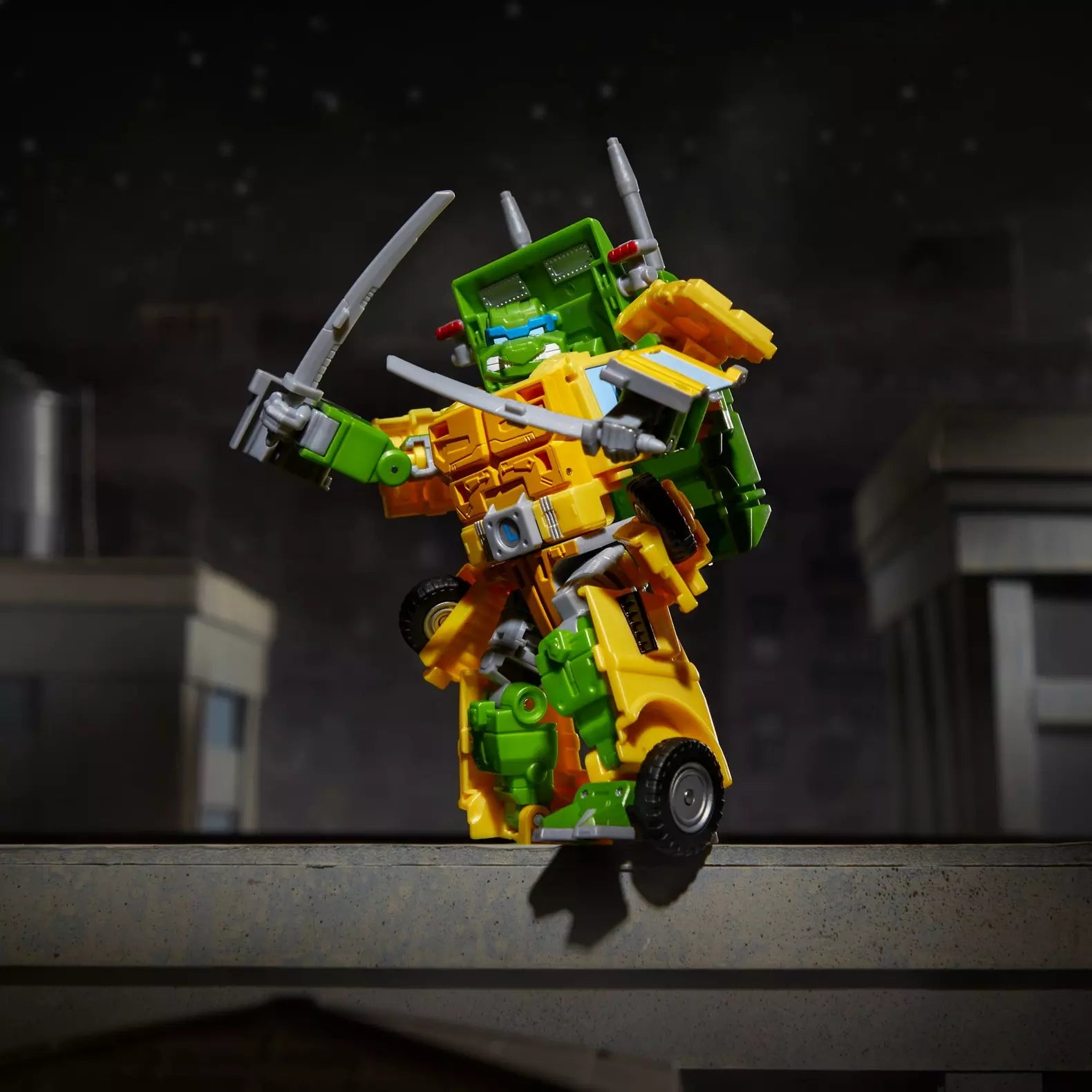transformers-collaborative-teenage-mutant-ninja-turtles-x-transformers-party-wallop-hasbro