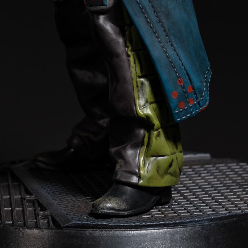 statue-figurine-the-drifter