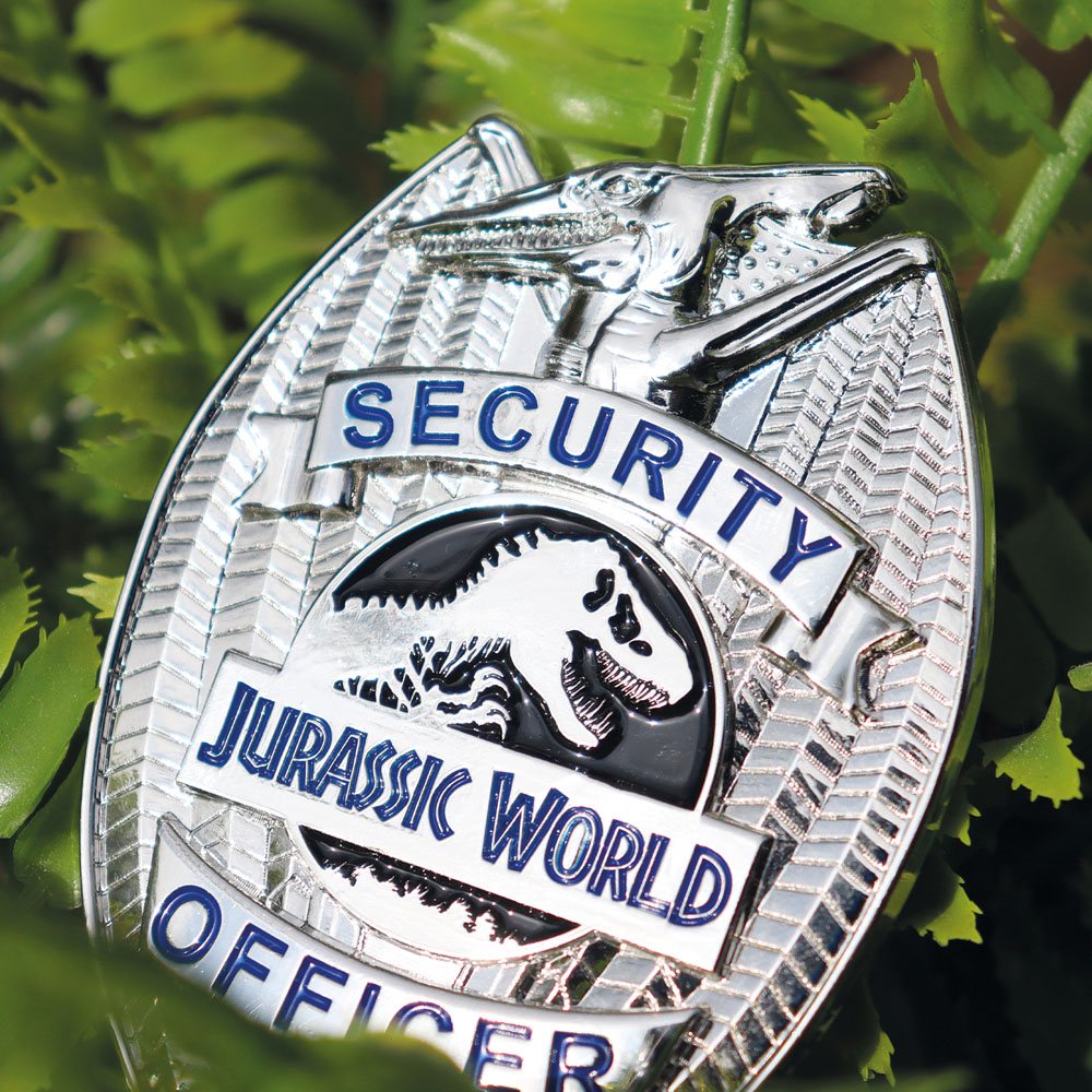 pins-jurassic-park-security-officer-fanattik