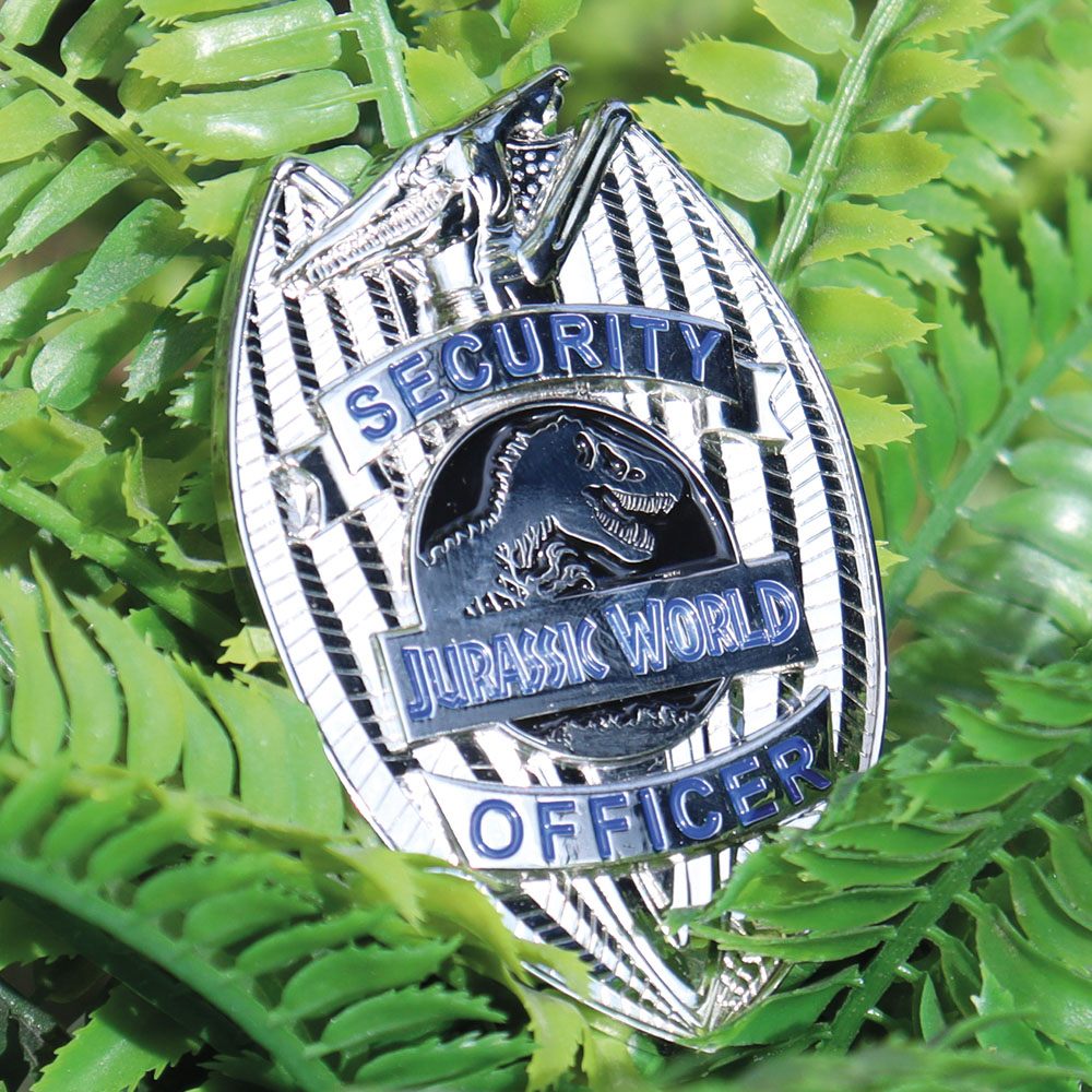 pins-jurassic-park-security-officer-fanattik