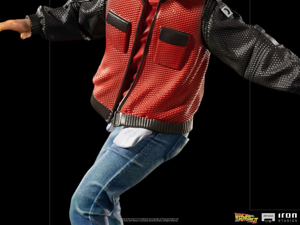 statuette-marty-mcfly-sur-hoverboard-iron-studios