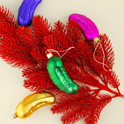 boule de noel cornichon rose donkey