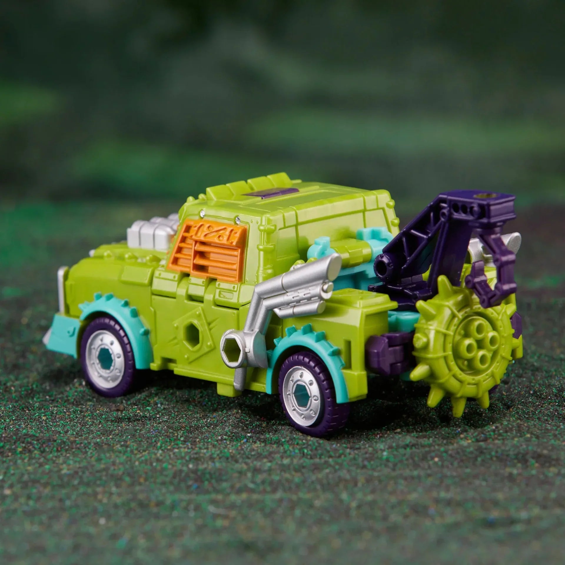 Transformers Generations Legacy Evolution Robots in Disguise 2000 Universe Tow-Line