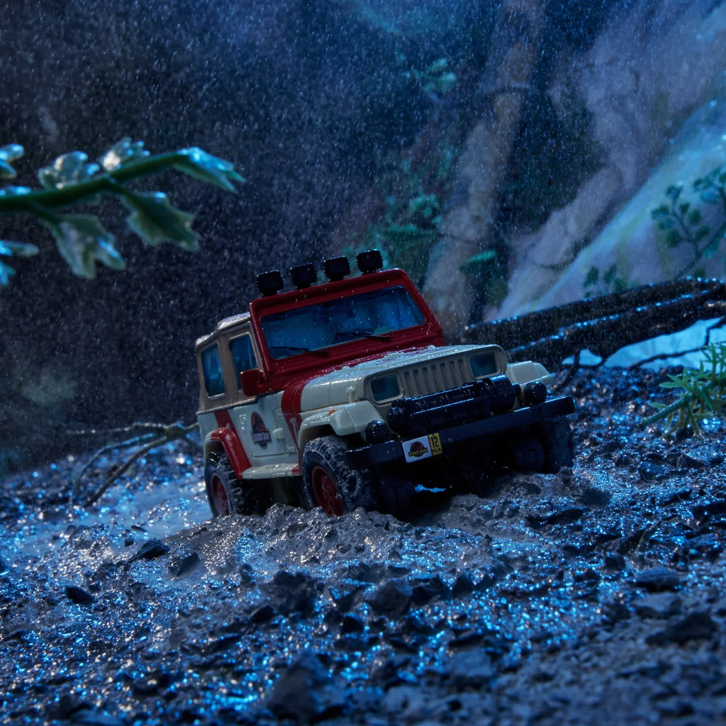 Transformers Collaborative Jurassic Park x Transformers Dilophocon et Autobot JP12