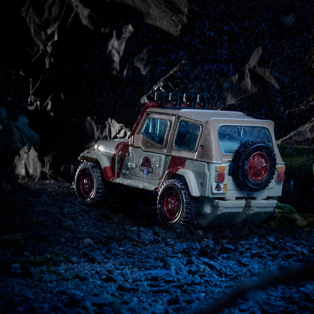 Transformers Collaborative Jurassic Park x Transformers Dilophocon et Autobot JP12
