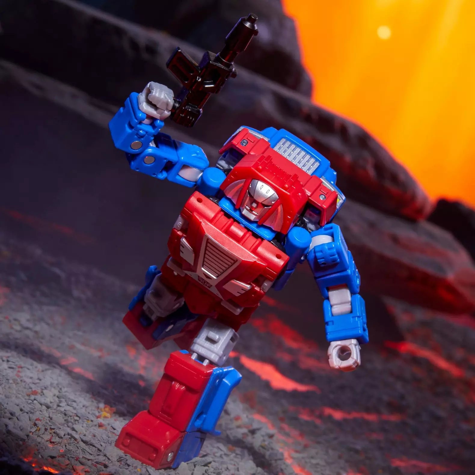 transformers-generations-legacy-united-g1-universe-autobot-gears-hasbro