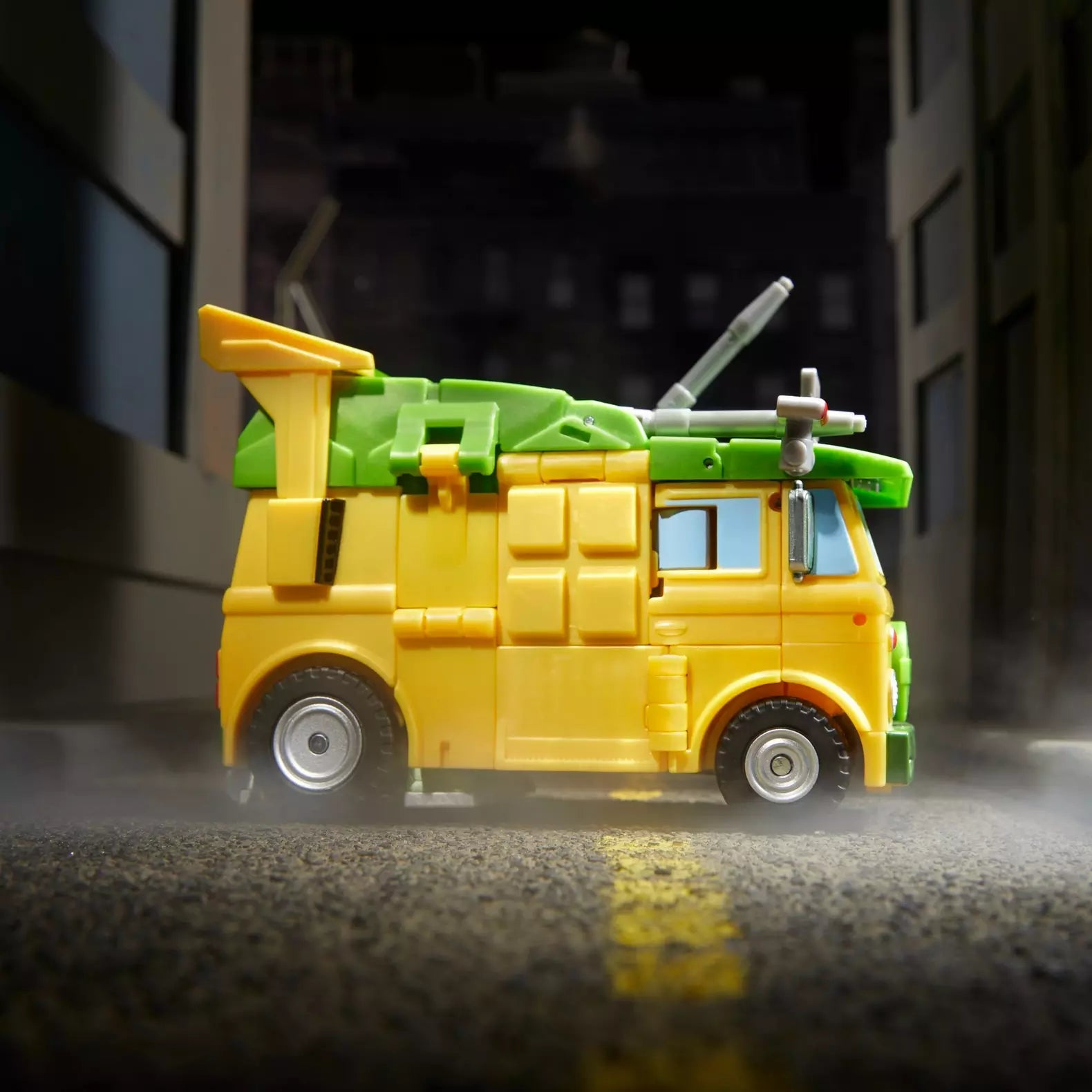 transformers-collaborative-teenage-mutant-ninja-turtles-x-transformers-party-wallop-hasbro