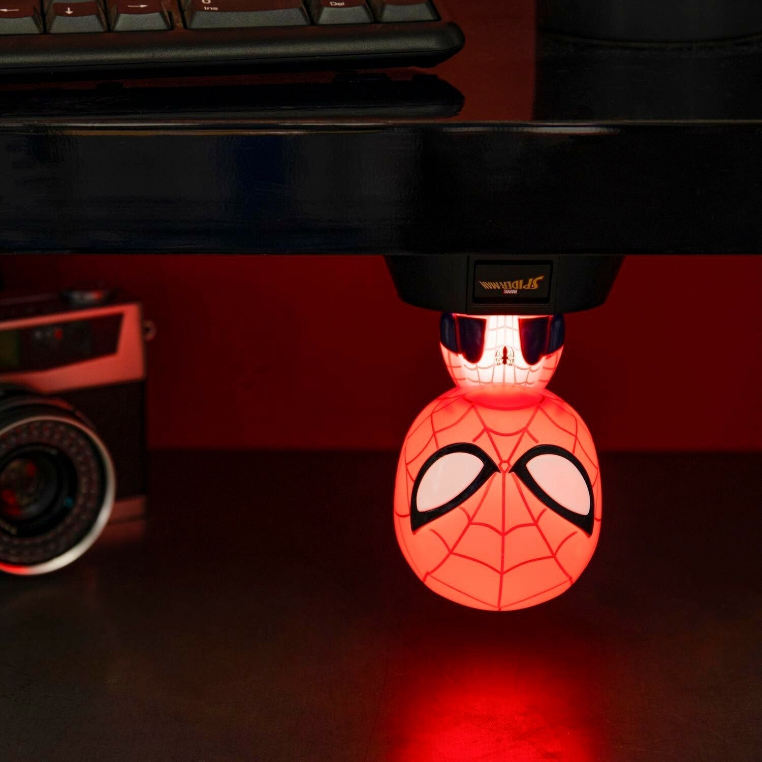 marvel-spider-man-icon-light-paladone