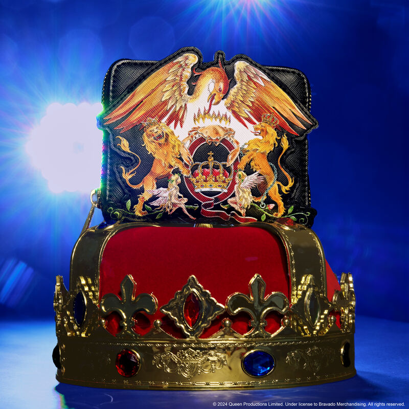 queen-crest-logo-zip-around-wallet