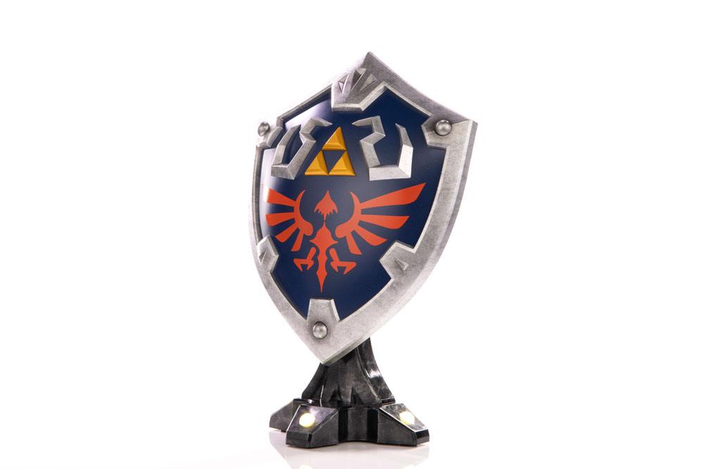 statuette-the-legend-of-zelda-breath-of-the-wild-hylian-shield-collectors-edition-first-4-figures
