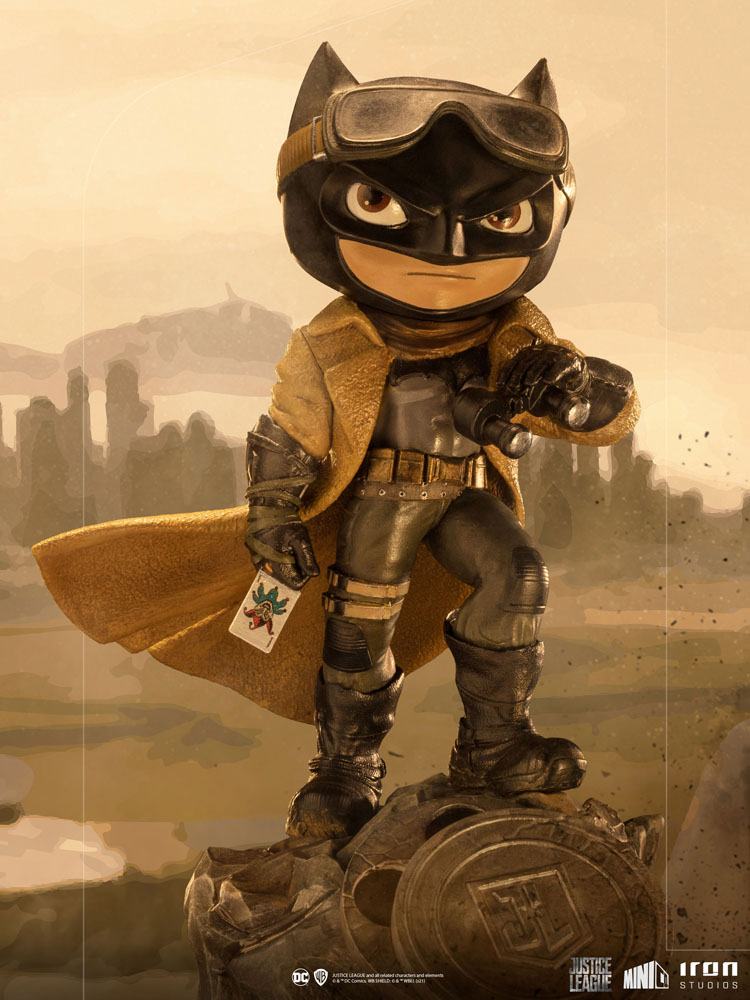 justice-league-figurine-mini-co-deluxe-pvc-knightmare-batman-iron-studios