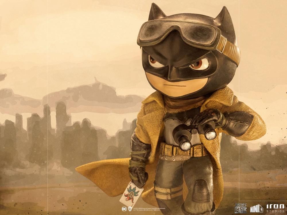 justice-league-figurine-mini-co-deluxe-pvc-knightmare-batman-iron-studios